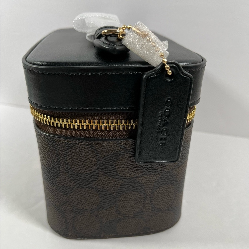 Sold Coach Cosmetic Case In Signature Canvas CW728- Walnut/Black NWT - Picture 4 of 7